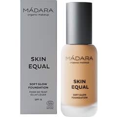 Mádara Skin Equal Soft Glow Foundation SPF15 40 Sand 30ml