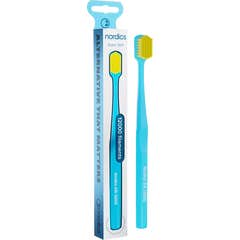 Nordics Brosse à dents Ultra Soft Silk Bleu Jaune 1 unité