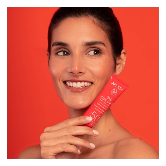 Apivita Bee Sun Safe Hydra Sensitive Soin Apaisant Visage SPF 50+ 50 ml