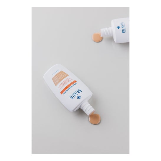 Rilastil Sun System Ultra 100-Protecteur Fluide Solaire Visage SPF50+ 50ml