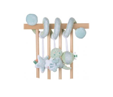 Saro spirale avec hochet de fête dans la jungle